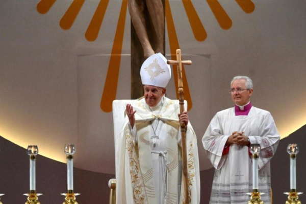 Pope Francis encourages Catholics in Singapore to engage with others