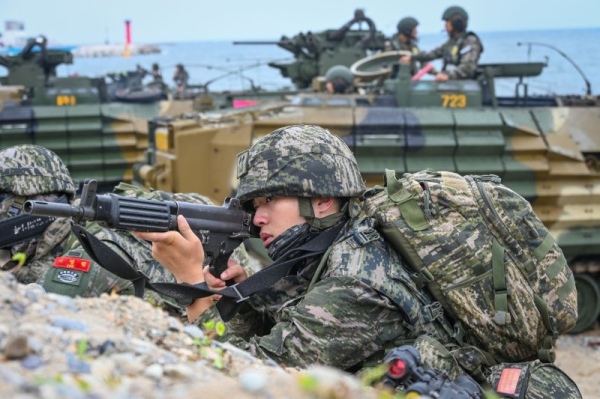 U.S., South Korea stage amphibious assault drill to counter growing North Korean threats