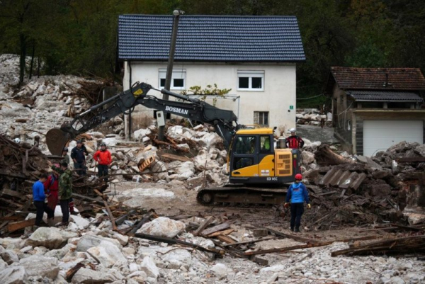 21 dead in central Bosnia flooding, landslides caused by torrential rain 21 dead in central Bosnia flooding, landslides caused by torrential rain