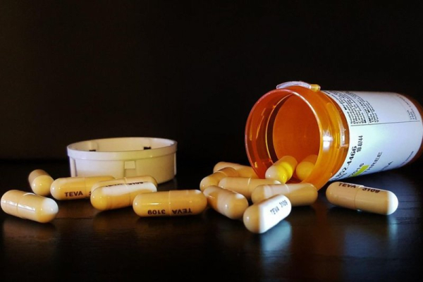 CDC warns against potentially counterfeit meds sold by online pharmacies