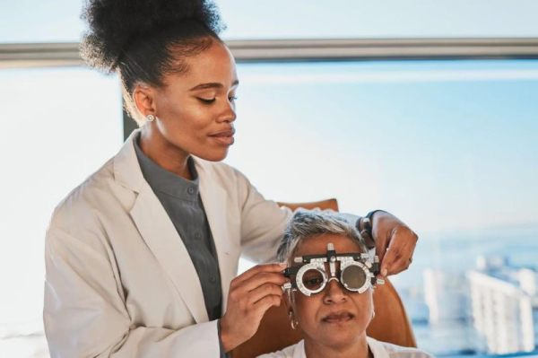 Stem cell therapy shows promise at treating holes in retina