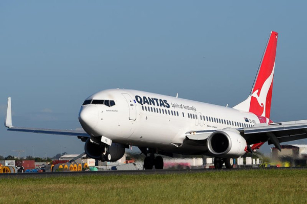 Qantas flight lands safely at Sydney after suffering engine failure during takeoff