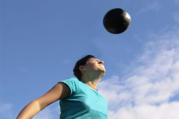 Soccer 'headers' might pose danger to players' brains