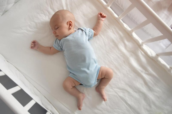 Many U.S. babies still sleep in positions that raise risk of SIDS