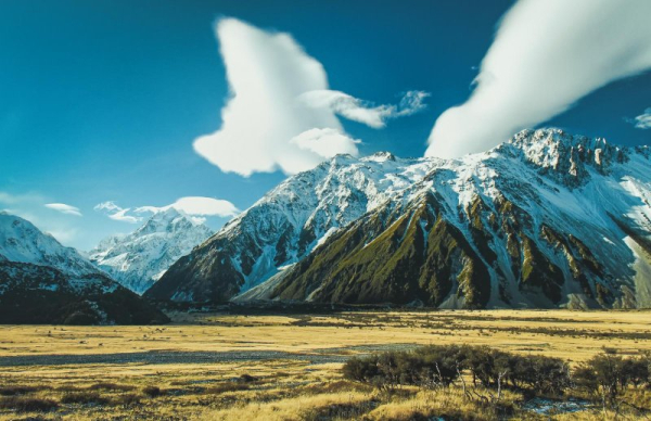 Police: Three climbers missing on New Zealand mountain presumed dead Police: Three climbers missing on New Zealand mountain presumed dead
