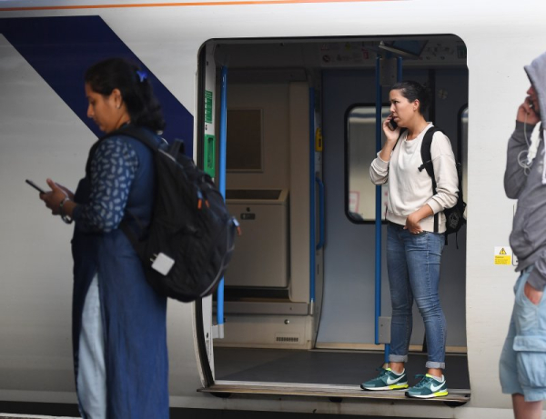 Radio system malfunction snarls British rail systems nationwide