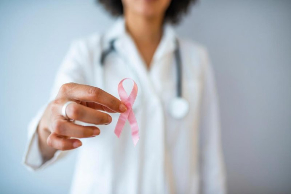 'Watch and wait' approach might be best for early DCIS breast cancers