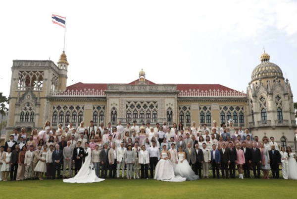 Hundreds in Thailand to wed in mass ceremony as popular same-sex marriage law takes effect Hundreds in Thailand to wed in mass ceremony as popular same-sex marriage law takes effect