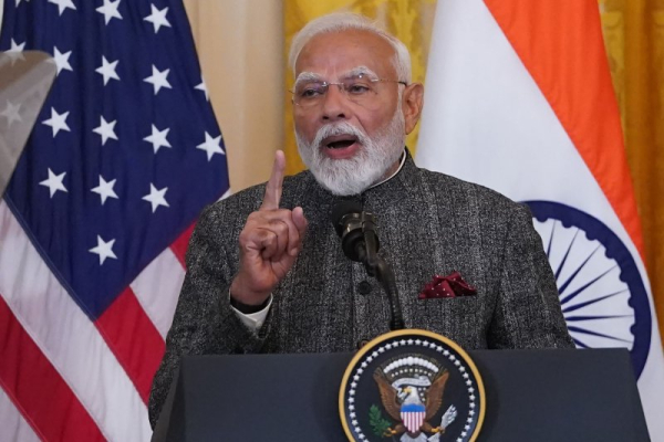 At least 15 killed and 15 injured in New Delhi rail station stampede At least 15 killed and 15 injured in New Delhi rail station stampede