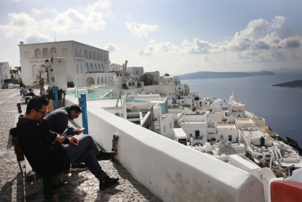More than 6,000 evacuated off Santorini after series of earthquakes hit Greek island