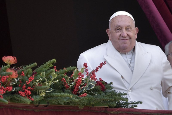 Pope Francis to remain hospitalized with 'complex' respiratory infection