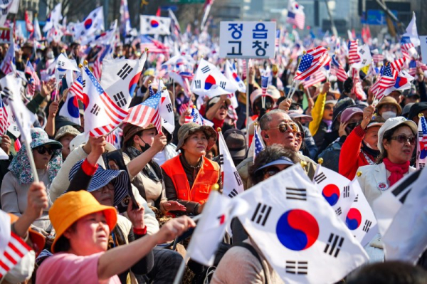 Dueling rallies heat up in Seoul as Yoon impeachment decision looms