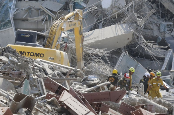 Hundreds feared killed after powerful earthquake hits Myanmar, Thailand