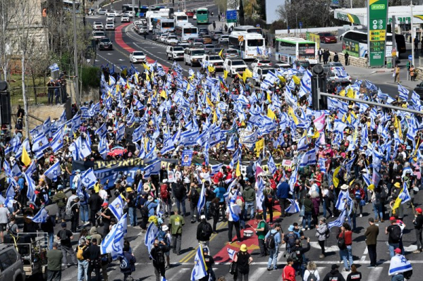 Thousands of Israelis protest against Prime Minister Benjamin Netanyahu Thousands of Israelis protest against Prime Minister Benjamin Netanyahu