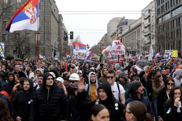 Thousands protest against government in Belgrade, Serbia