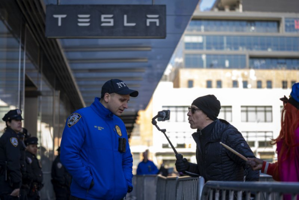 Vancouver Auto Show pulls Tesla exhibits due to safety concerns