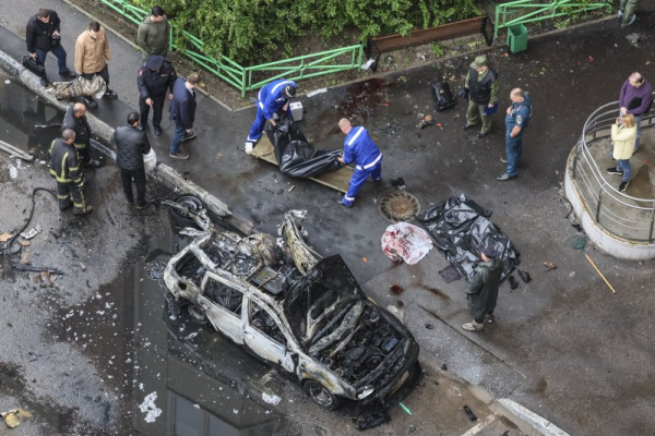 Russian general killed in car bombing as attacks on Ukraine continue