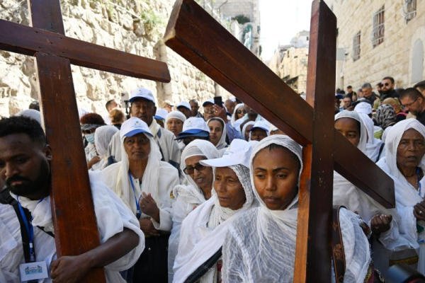 Thousands march in Old Jerusalem's Way of the Cross on Good Friday
