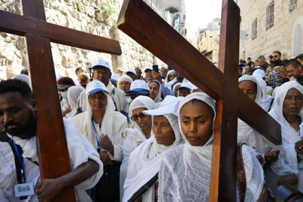 Thousands march in Old Jerusalem's Way of the Cross on Good Friday