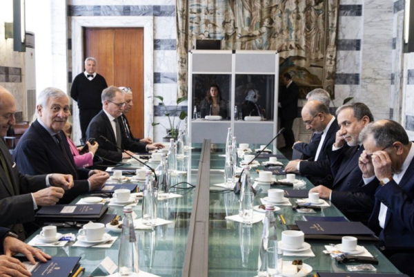 U.S., Iran resume nuclear deal talks in Rome