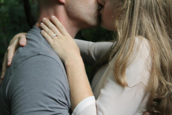 Kissing won't pass gluten, new findings show
