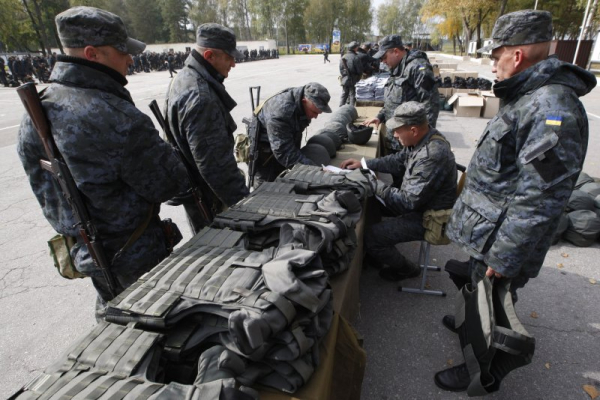 Russian missile strike kills 6 Ukraine national guardsmen, injures 10