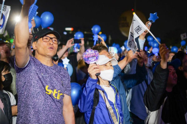 Candidates hold final rallies on eve of South Korea presidential vote