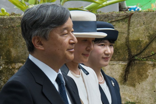 Japanese imperial family pays respects to victims of WWII ship sunk by U.S. sub