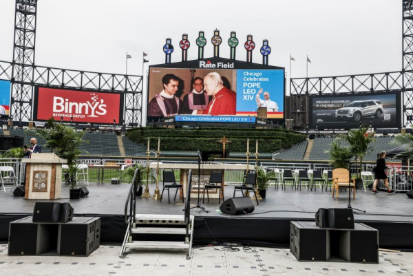 Pope Leo XIV delivers Chicago message to packed field