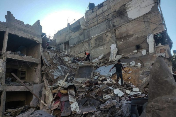 At least 3 killed as Israel launches ground offensive in central Gaza