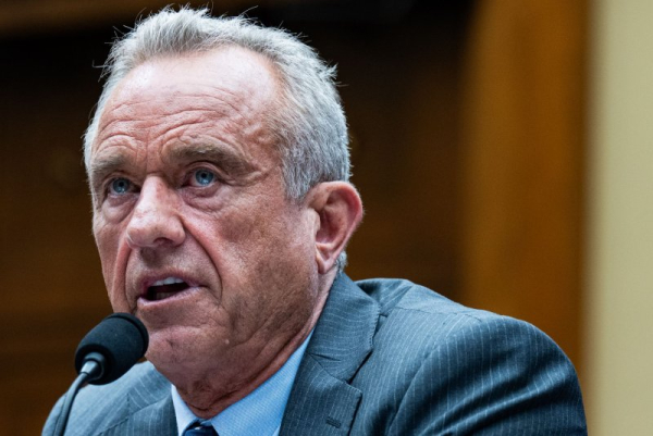 FDA adds new blue food dye from gardenia fruit