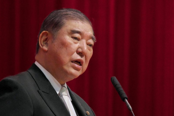 Japan's PM faces pressure as ruling coalition set to lose majority