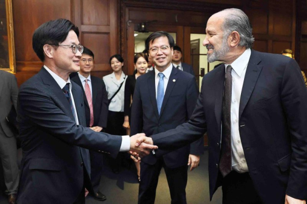 South Korean trade negotiators meet with U.S. Commerce Secretary Lutnick