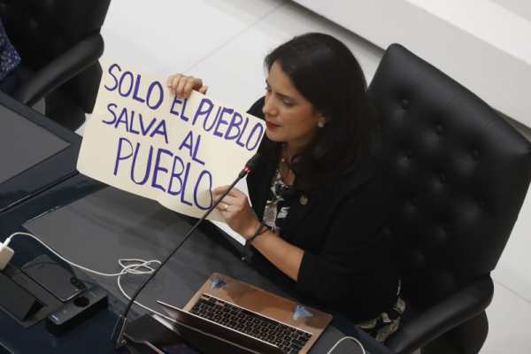 El Salvador abolishes presidential term limits, extends term length