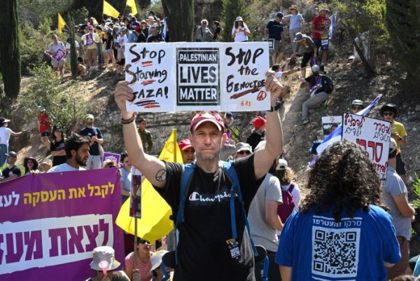 France summons U.S. ambassador over anti-Semitism accusations