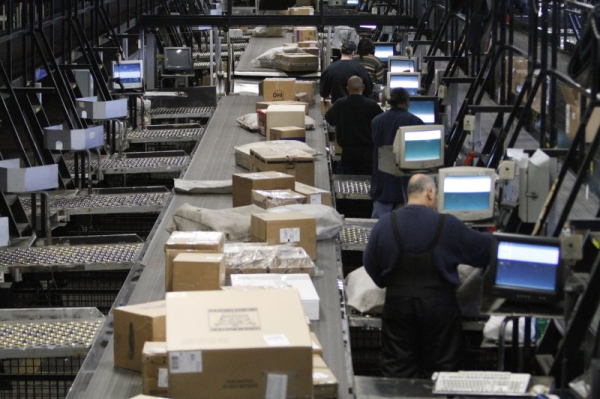 Mexico suspends postal, parcel shipments to U.S. over Trump's tariffs