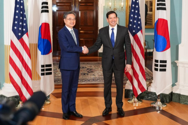 Seoul, Washington reaffirm commitment to N. Korean denuclearization Seoul, Washington reaffirm commitment to N. Korean denuclearization