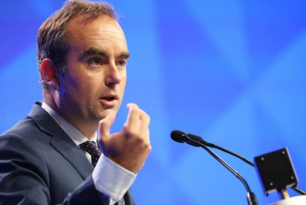 French president names new prime minister in wake of government collapse