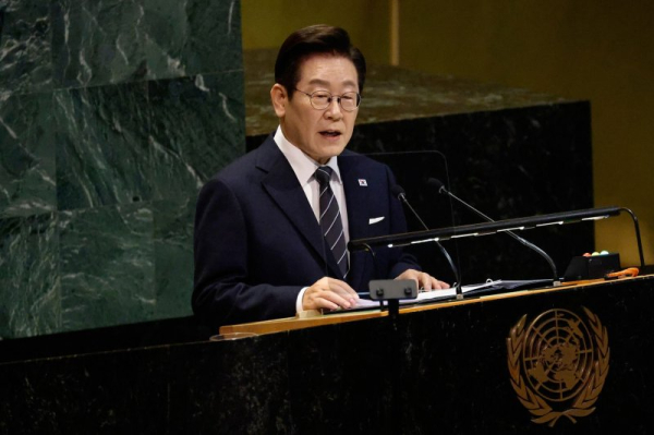 South Korea's Lee unveils 'END' initiative for peace on Korean Peninsula