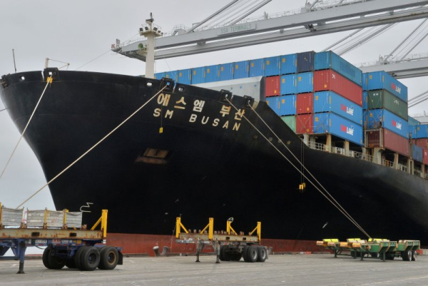 China plans reciprocal ship fees on U.S. vessels entering Chinese ports