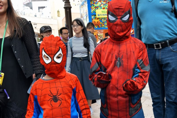 Experts warn sour candy is the spookiest Halloween treat for teeth