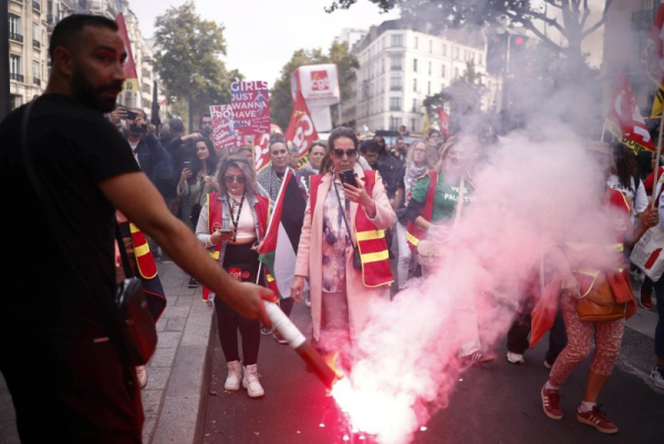 French trade unions go on strike as new PM has yet to form government