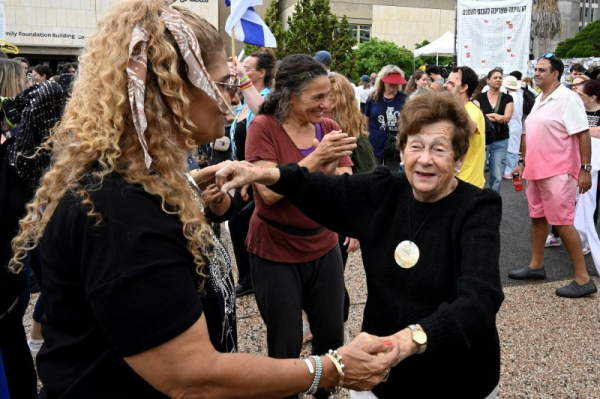 Israel nears ratification of peace deal as Trump invited to Knesset