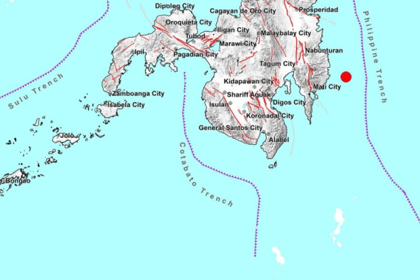 Strong 7.5-M earthquake strikes off Philippines' southeast coast