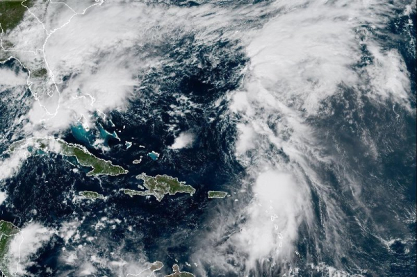 Tropical Storm Jerry heads north toward Bermuda before turning to east