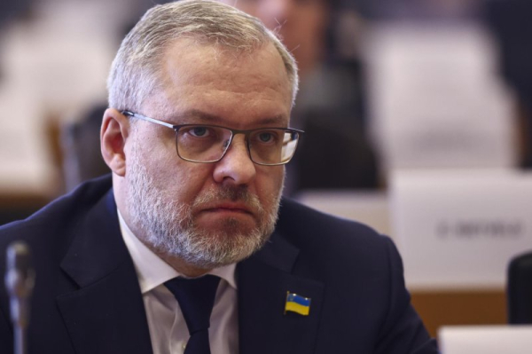 2 Ukrainian top ministers resign amid corruption probe