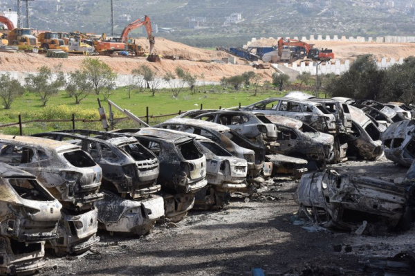 Israeli settlers in West Bank attack Palestinian property