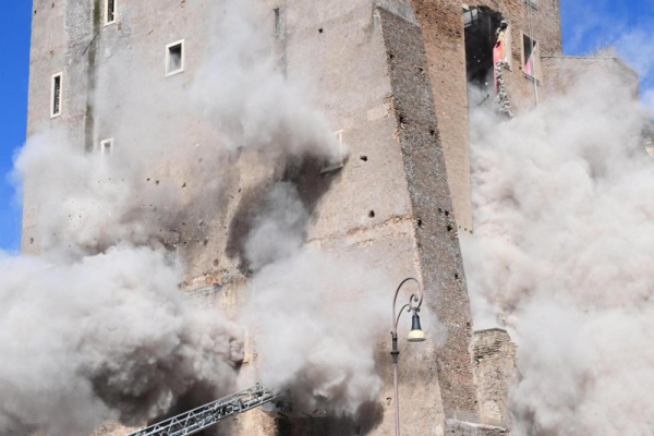 Rome's Torre dei Conti partially collapses, killing worker