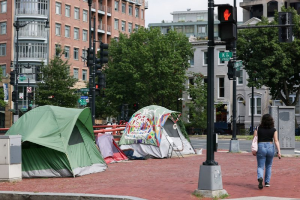 Studies link poverty, debt to early death for Americans Studies link poverty, debt to early death for Americans