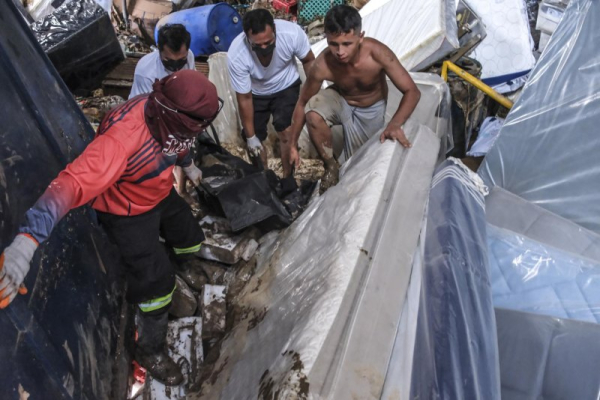 Typhoon Kalmaegi death toll rises to at least 85 in Philippines